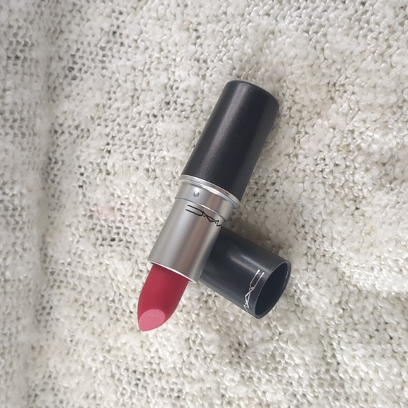 M•A•C Mini Retro Matte Lipstick in Relentlessly Red, 1.8g/0.06oz - Picture 1 of 5